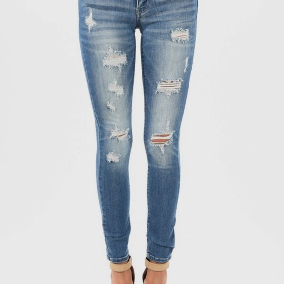 Judy Blue Destroyed Skinny Jeans - Picture 2 of 3